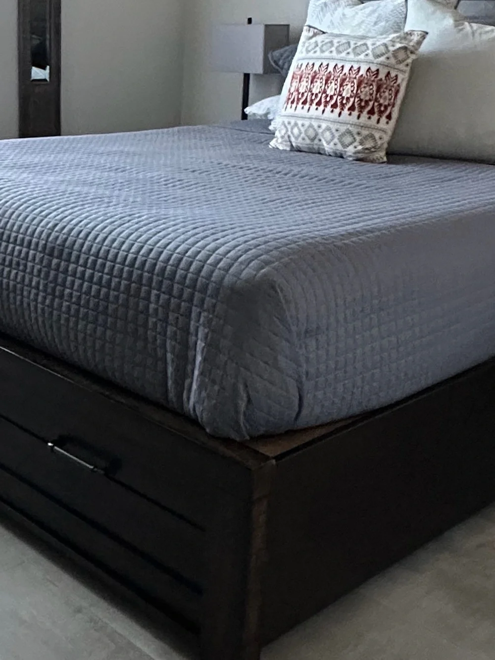 Queen Size Gray Quilted Bedspread & 2 Matching Pillow Shams - Classic Modern